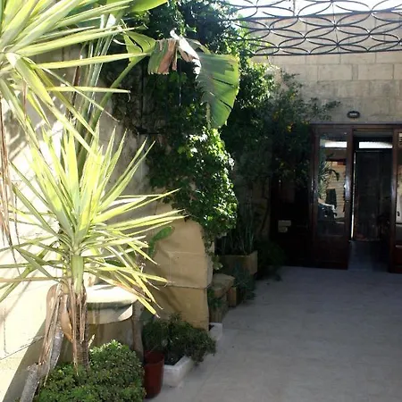 Warda Bed & Breakfast *